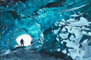 Keajaiban Gua Es di Islandia: Destinasi Wisata yang Memukau