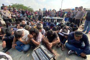 Polisi Gerebek Kampung Boncos Jakbar, 46 Orang Ditangkap