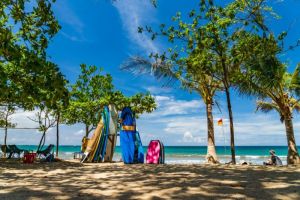 Pantai Kuta: Surga Para Surfer di Lombok Selatan