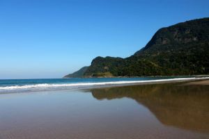 Judul: Pantai Cermin: Pesona Pantai Berpasir Putih di Serdang Bedagai