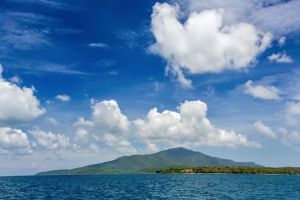 Menjelajahi Keindahan Pantai Karimunjawa: Snorkeling, Pesona Bawah Laut