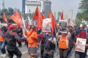 Pak Airlangga dan Bu Sri Mulyani di Minta Bertanggung Jawab Terhadap Dampak PHK Ribuan Buruh