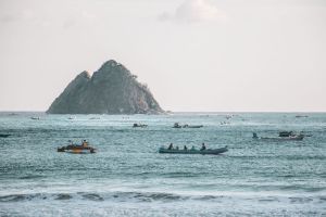 Pantai Selong Belanak: Surga Surfing dan Sunset di Lombok