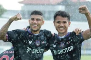 Dimas Drajad Bersemangat Jalani Latihan Perdana Bersama Persib Bandung