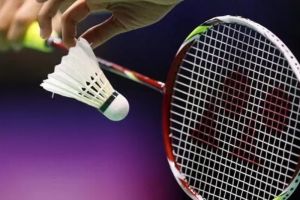 Raket Badminton