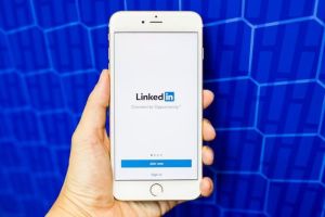 Cara Mengoptimalkan LinkedIn untuk Mencari Lowongan Kerja