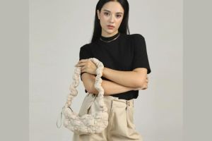 Trend Tas 2024: Dari Mini Bags hingga Oversized Totes