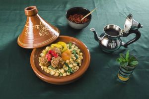 Menjelajahi Kelezatan Kuliner Maroko: Tajine, Couscous, dan Kelezatan Mint Tea