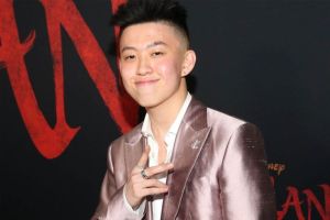 Inspirasi dari Perjalanan Hidup Rich Brian: Dari Skater ke Rapper Terkenal