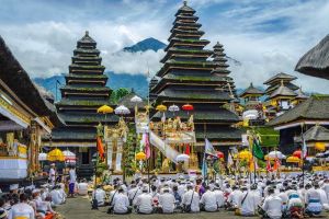 Mengenal Tradisi Odalan di Bali