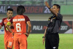 Kontroversi Wasit yang Mengubah Jalannya Pertandingan Liga Indonesia