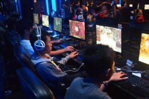 Cara Membangun Tim yang Solid dalam Game Multiplayer Online