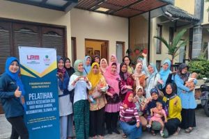 Dosen FKG UMY Menyelenggarakan Inisiasi Pembuatan Kartu Monitoring Kesehatan Gigi Anak Sekolah