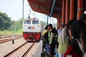 Kereta Api Indonesia: Fungsi dan Manfaatnya