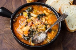 Menyantap Minestrone dan Ribollita