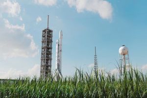 Roket Falcon 9 SpaceX Alami Kegagalan Langka dan Dihentikan Sementara