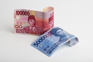 Rupiah Keok, Dolar Perkasa Usai Joe Biden Mundur dari Pilpres