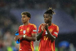 Lamine Yamal dan Nico Williams saat membela Timnas Spanyol di EURO 2024.