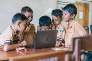 Dampak Negatif Teknologi Terhadap Pendidikan: