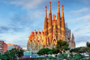 Keajaiban Arsitektur Sagrada Familia