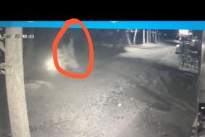 Heboh video pocong bonceng pemotor di Kulon Progo. Foto: dok. Tangkapan layar video viral