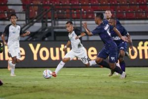 Madura United vs Persija Jakarta di pertandingan grup B Piala Presiden 2024 di Stadion Kapten I Wayan Dipta, Gianyar, Bali, Minggu, 21 Juli 2024