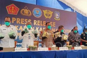 Konferensi pers pengungkapan kasus penyeludupan 106 kilogram sabu jaringan narkotika internasional di Batam, Rabu, 17 Juli 2024.
