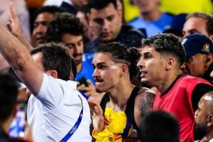 Darwin Nunez Ribut dengan Suporter Kolombia, Lindungi Keluarga dari Penonton