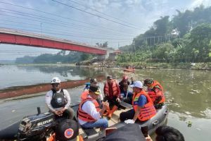 Pembersihan sampah Sungai Citarum di kawasan Jembatan Babakan Sapan (BBS), KBB telah rampung dilakukan.