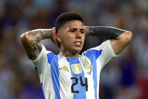 Enzo Fernandez Minta Maaf, Buntut Menyanyikan Berbau Rasis dalam Perayaan Timnas Argentina