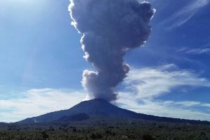 Gunung Ibu di Halmahera Kembali Erupsi, Ketinggian Abu Vulkanik Capai 600 Meter