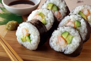 Sushi Roll Tuna Cara Mudah Membuat di Rumah