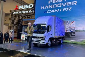 Penjualan Truk Listrik Fuso eCanter Pertama di Indonesia