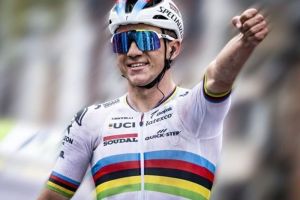 Remco Evenepoel Guncang Olimpiade Paris 2024 Dengan Lakukan Selebrasi Khas Bellingham