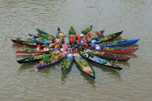 Kalsel Dorong Perekonomian Lewat Festival Pasar Terapung 2024