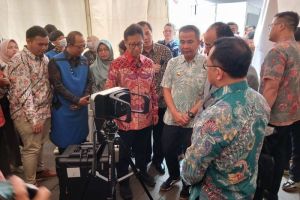 Budi Gunadi Sadikin hadiri peluncuran X-ray portable