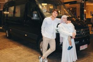 Rizky Billar hadiahi Lesti Kejora Mercedes Benz Sprinter