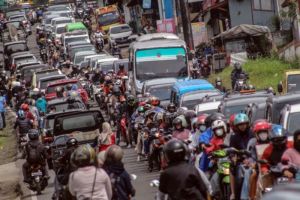 Kapasitas Overload, Jalur Puncak Sudah Tak Mampu Tampung Kendaraan