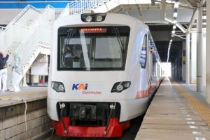 Kemenhub Pastikan Subsidi KRL Berbasis NIK dan AI Tak Diterapkan Tahun Ini