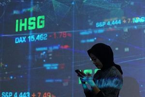 IHSG Dibuka di Zona Merah, Rupiah Menguat di Pasar Spot