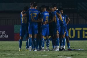 Persib Bandung merespons kabar dugaan Bobotoh diintimidasi pemain hingga staf