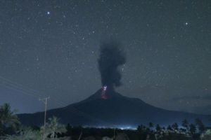 Gunung Lewotobi Laki Laki Erupsi