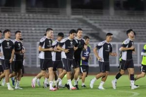 Latihan Timnas Indonesia berlangsung di Stadion Madya, Jakarta pada Minggu (8/9/2024) malam WIB