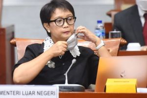 Menlu Retno