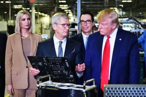 Donald Trump Dan Marahnya Terhadap Denda Apple Sebesar Rp 262 Triliun