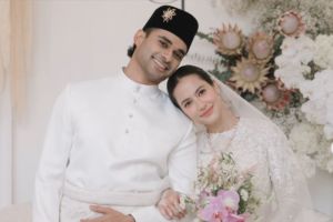 Pevita Pearce menikah dengan Mirzan Meer, pengusaha dari Malaysia