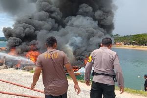 Kebakaran speedboat rombongan Cagub Malut Benny Laos