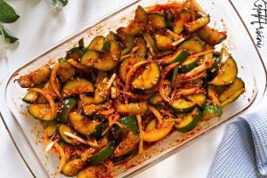 Resep Oi Muchim (Korean Cucumber Salad) yang Segar dan Lezat