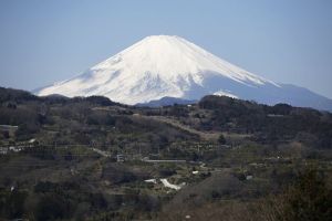 Sempat Menghilang Lapisan Salju Kembali Selimuti Gunung Fuji