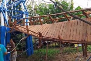 Jembatan Gantung di Melawi Ambruk Sehari Sebelum Diresmikan